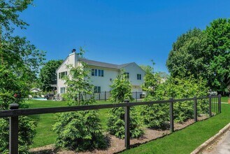 630 Wild Cherry Way in Southold, NY - Building Photo - Building Photo