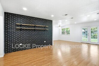 924 Wisteria Way in Richardson, TX - Building Photo - Building Photo