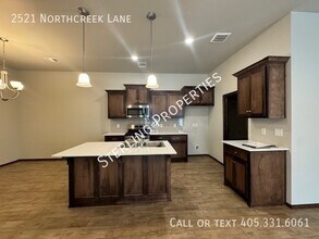 2521 Northcreek Ln in Oklahoma City, OK - Building Photo - Building Photo