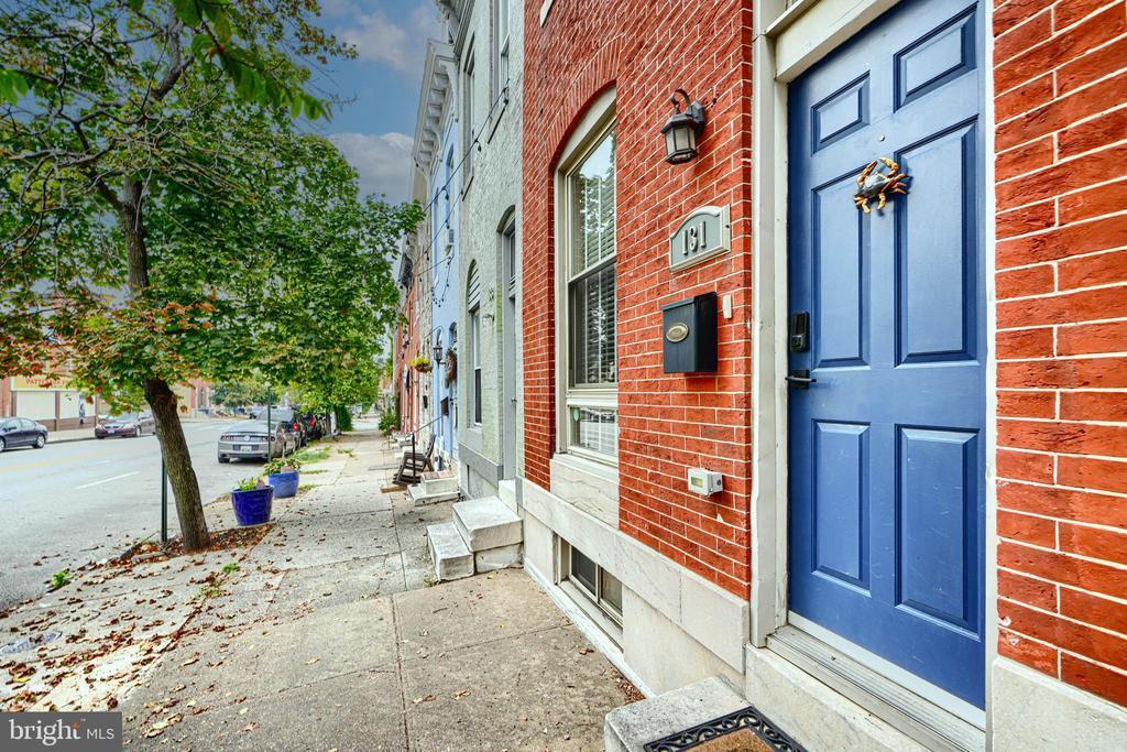 131 N Patterson Park Ave in Baltimore, MD - Building Photo