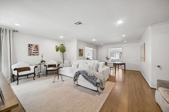 3110 Castlewood St in Houston, TX - Building Photo - Building Photo