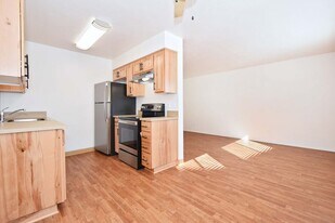 12085 SW 135th Ave, Unit 48 in Portland, OR - Building Photo