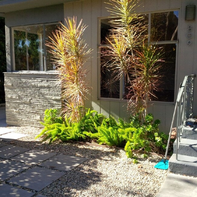 809 N Las Palmas Ave, Unit 1