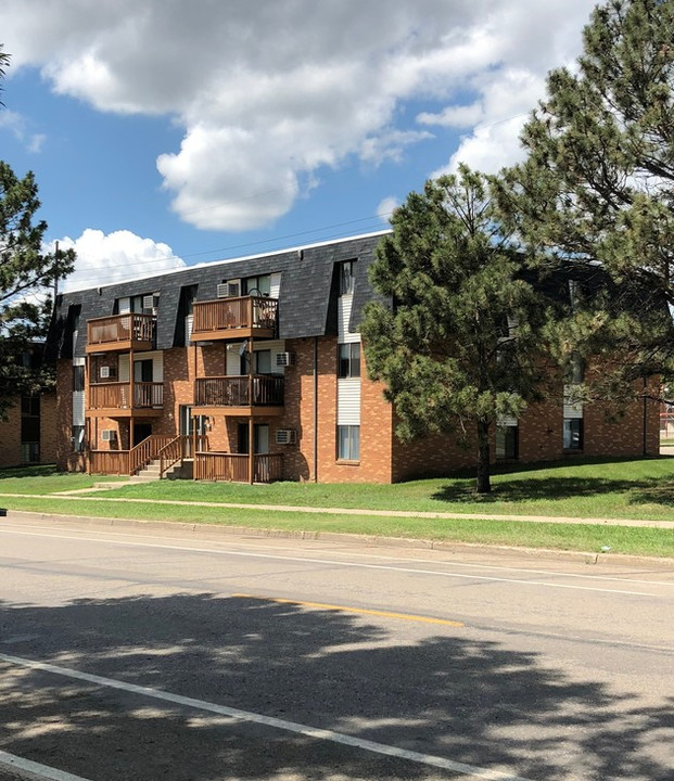 Rosser Ave in Bismarck, ND - Building Photo