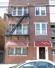 946 E 227th in Bronx, NY - Foto de edificio - Building Photo