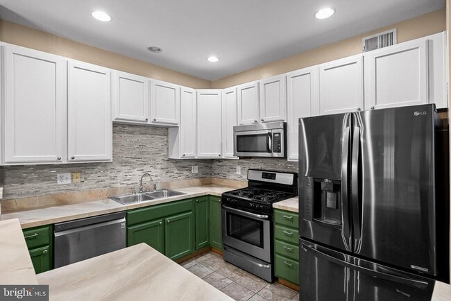 81 Sassafras Dr in Lumberton, NJ - Building Photo - Building Photo