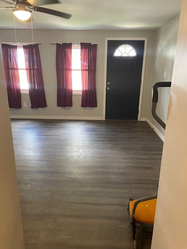 7917 Baltimore St photo'