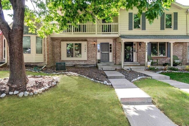 property at 7592 S Cove Cir