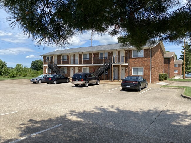 Green Valley Apartments in Mount Vernon, IN - Building Photo - Building Photo