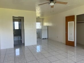 525 NE 150th St, Unit 2 in Miami, FL - Building Photo - Building Photo