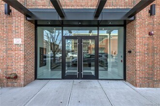 110 Chatsworth Ave in Larchmont, NY - Building Photo - Building Photo