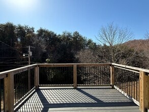 422 S Austin Springs Rd in Johnson City, TN - Building Photo - Building Photo