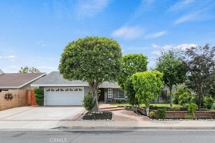 24031 Olivera Dr in Mission Viejo, CA - Building Photo