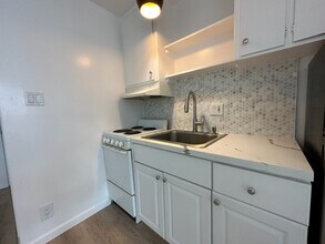 24 17th Ave in Venice, CA - Foto de edificio - Building Photo