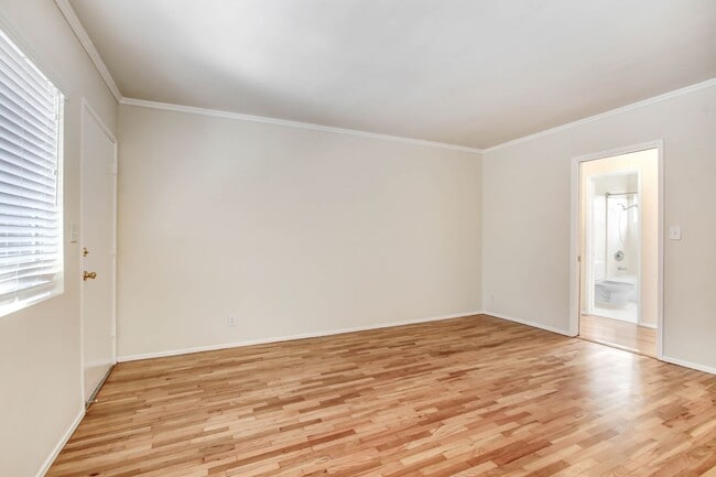 2015-2019 4th Street in Santa Monica - steps to Main St. and the beach! in Santa Monica, CA - Building Photo - Building Photo