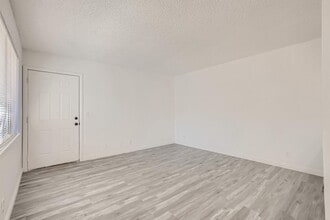 4364 Tara Ave in Las Vegas, NV - Building Photo - Building Photo