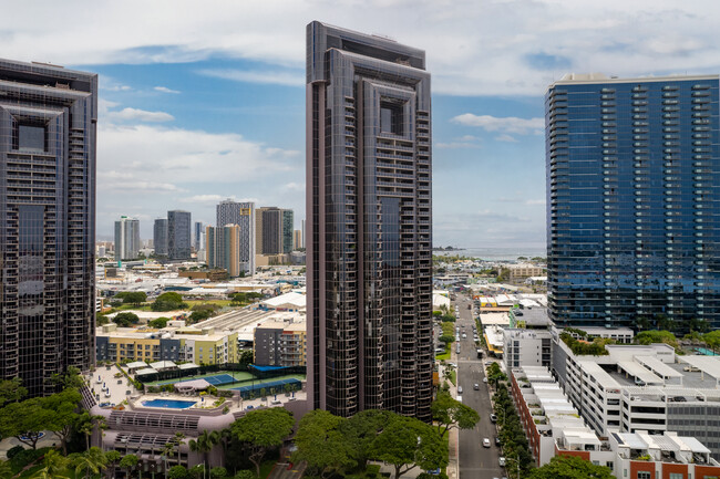 One Waterfront Towers in Honolulu, HI - Foto de edificio - Building Photo