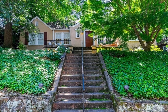 property at 1001 Amsterdam Ave NE