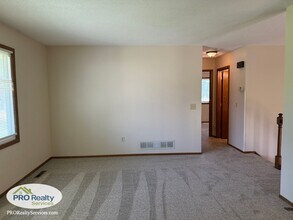 10310 97th Pl N in Maple Grove, MN - Building Photo - Building Photo