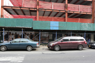 208 Delancey St in New York, NY - Building Photo - Building Photo