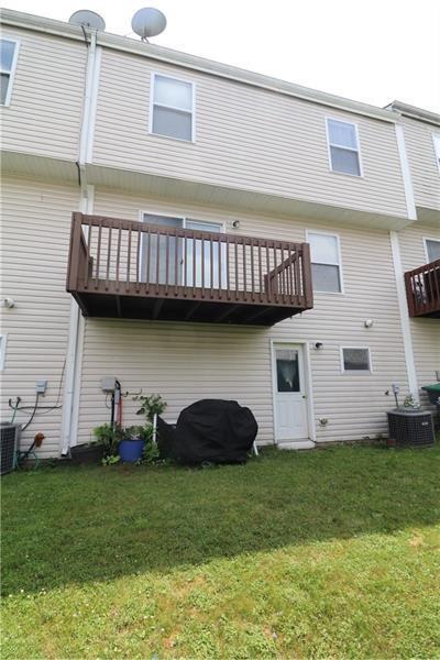 518 Ten Point Ln in Cranberry Township, PA - Building Photo - Building Photo