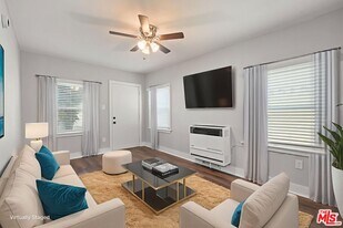 5724 La Mirada Ave in Los Angeles, CA - Building Photo