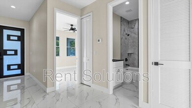 2839 60th Ave N in St. Petersburg, FL - Foto de edificio - Building Photo