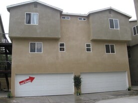 13801 Hoyt St in Pacoima, CA - Building Photo
