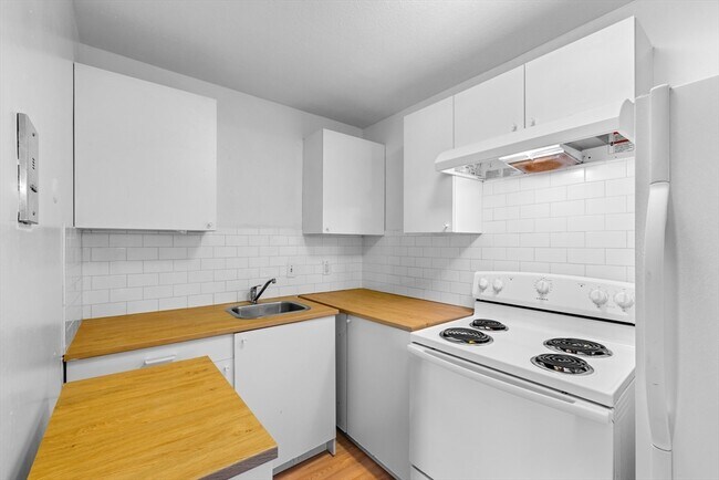135 Neponset Ave in Boston, MA - Building Photo - Building Photo