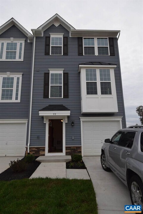 99 Virginia Ave in Palmyra, VA - Building Photo