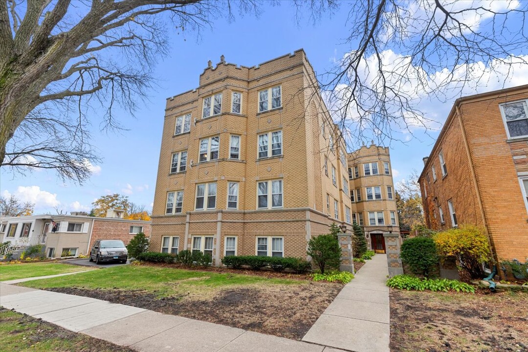 814 Mulford St, Unit 3C in Evanston, IL - Foto de edificio