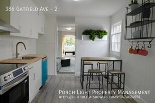 386 Gatfield Ave in Welland, ON - Building Photo