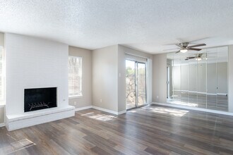 Coronado Villas Luxury Townhomes in El Paso, TX - Foto de edificio - Interior Photo