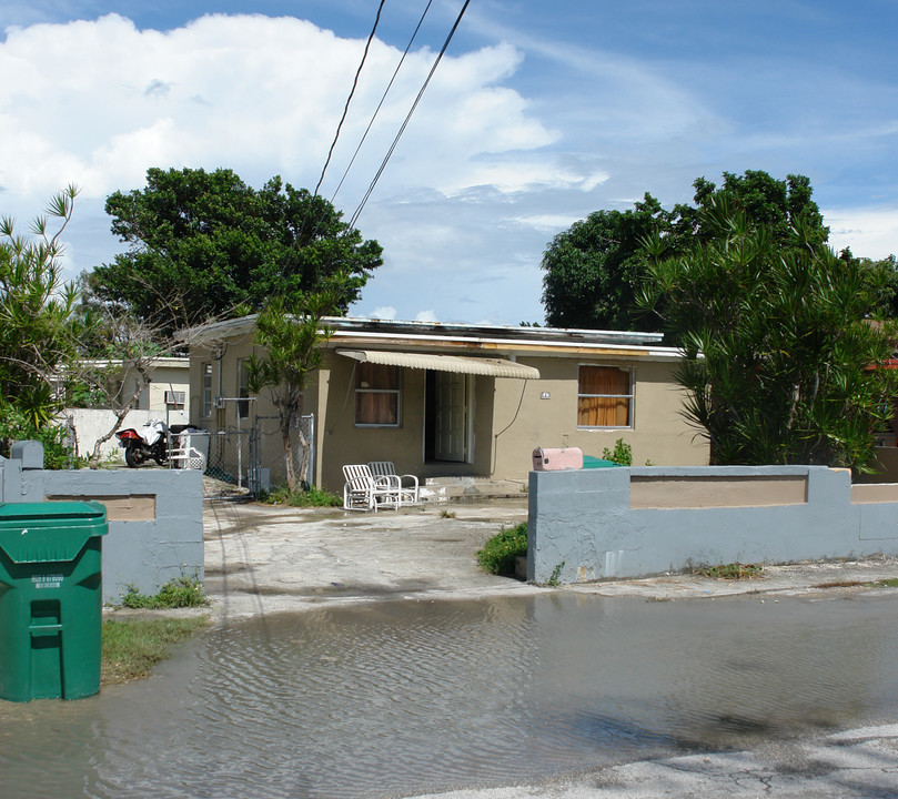 543 NW 96th St in Miami, FL - Building Photo