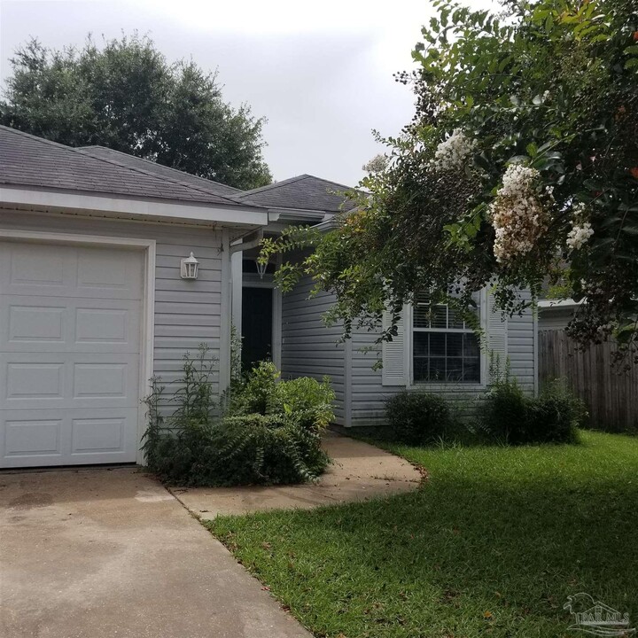 1459 Sturbridge Pl in Pensacola, FL - Building Photo