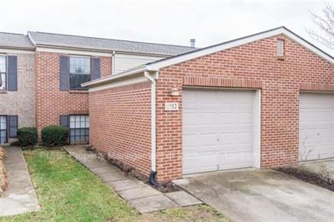 property at 2512 Knightsbridge Ln