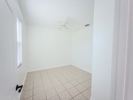 4110 Andover Cay Blvd in Orlando, FL - Building Photo