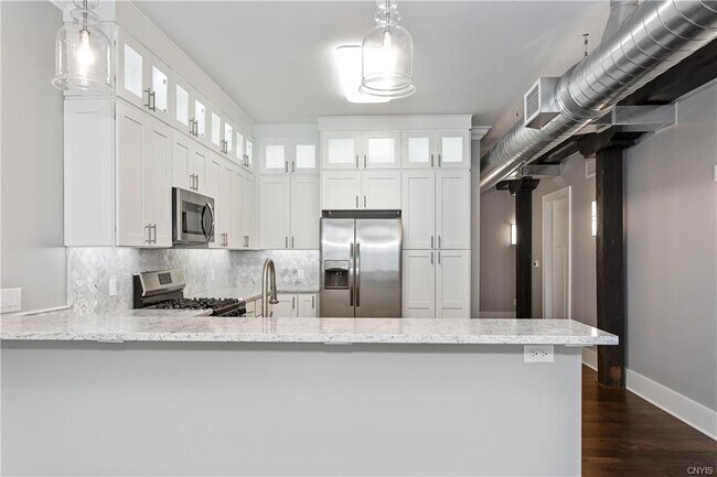 123 E Willow St in Syracuse, NY - Building Photo - Building Photo