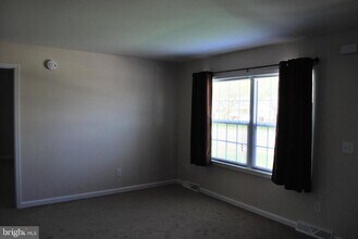 306 Oakwood Ave in Glassboro, NJ - Building Photo - Building Photo