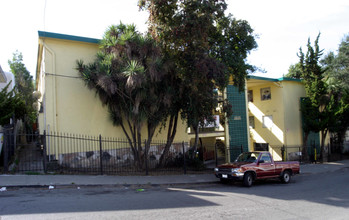 3035 Lynde St in Oakland, CA - Building Photo - Building Photo