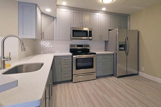 9055 Wiles Rd-Unit -303 in Coral Springs, FL - Building Photo - Building Photo