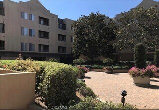 8889 Caminito Plaza Centro, Unit 7304 in San Diego, CA - Building Photo - Building Photo