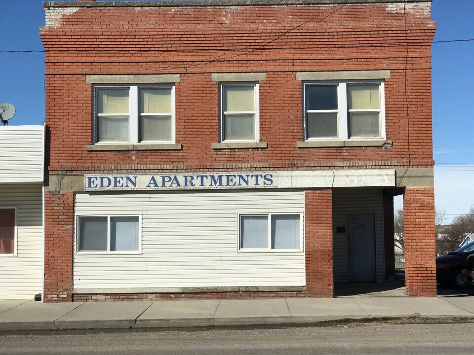 190 W Wilson Ave in Eden, ID - Building Photo