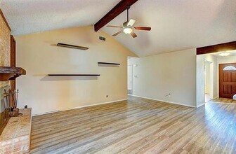7008 Grove Crest Dr in Austin, TX - Building Photo - Building Photo