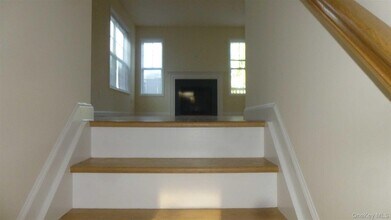 48 Berry Ln in Wappingers Falls, NY - Building Photo - Building Photo