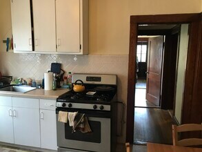 16 Silvey Pl, Unit 2 in Somerville, MA - Foto de edificio - Building Photo