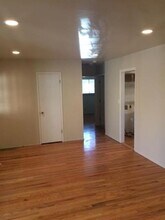 1676 Blue Jay Dr in Sunnyvale, CA - Foto de edificio - Building Photo