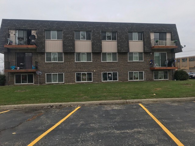 291 Joanna Ct, Unit 1 in Antioch, IL - Foto de edificio