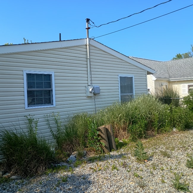 property at 30 Lake St Clair Dr