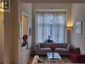 5658 Freshwater Dr in Mississauga, ON - Building Photo - Building Photo